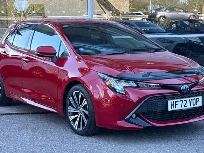 Usado Toyota Corolla Design 122 CV (89 kW) 2022 Rojo Utilitario