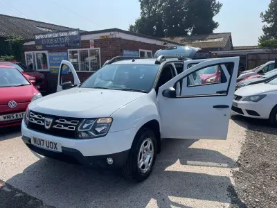 Used Dacia Duster Ambiance 110 HP (80 kW) 2017 White SUV