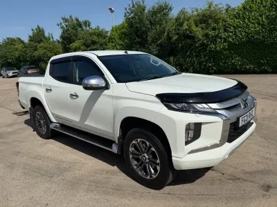 Used Mitsubishi L200 150 HP (110 kW) 2021 White Pickup
