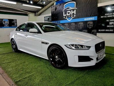 Begagnad Jaguar XE R-Sport 180 HK (132 kW) 2015 Vit Sedan