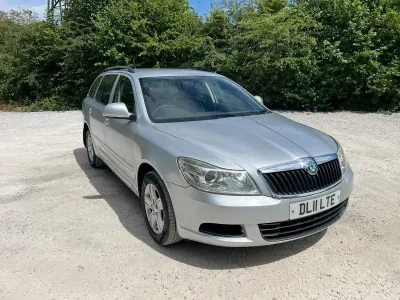 Used Skoda Octavia SE 102 HP (75 kW) 2011 Silver Estate
