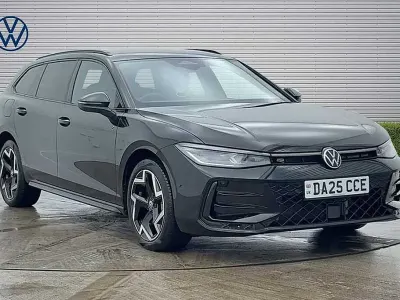 Used VW Passat R-line 272 HP (200 kW) 2025 Black Estate