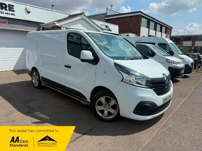Used Renault Trafic Business 2014 White MPV