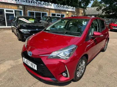 Used Toyota Yaris 2017 Red Hatchback