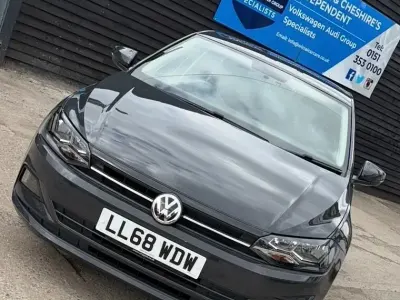 Usado VW Polo SE 65 HP (47 kW) 2018 Cinzento Citadino
