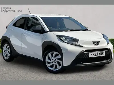 Used Toyota Aygo X PURE 72 HP (52 kW) 2023 White SUV