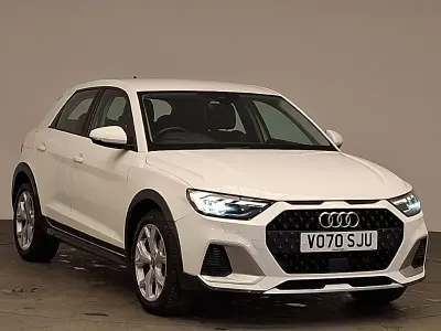 Usado Audi A1 Design 116 HP (85 kW) 2020 Branco SUV