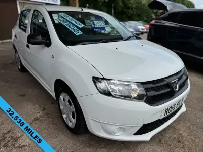 Used Dacia Sandero Ambiance 90 HP (66 kW) 2015 White Hatchback