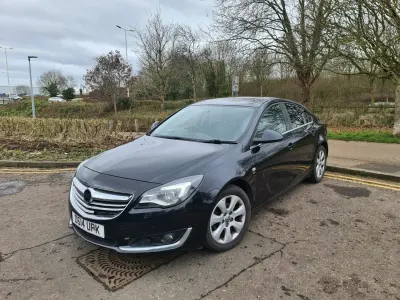 Begagnad Vauxhall Insignia SRi 2014 Svart Halvkombi