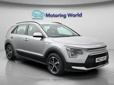 Używany Kia Niro 139 KM (102 kW) 2023 Szary SUV