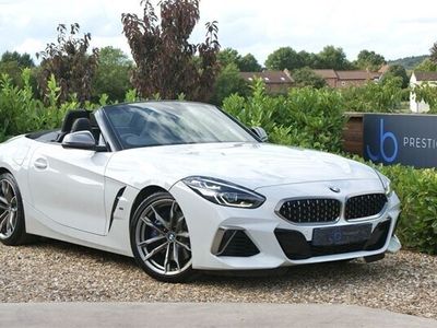 used BMW Z4 3.0 M40I 2d 336 BHP Wireless Phone Charger