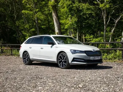 Gebraucht Skoda Superb SportlinePlus 218 PS (160 kW) 2020 Grau Kombi