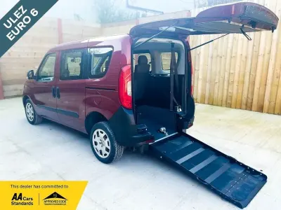 Używany Fiat Doblò Pop 95 KM (69 kW) 2019 Czerwony Minivan