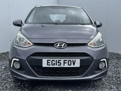Usado Hyundai i10 Premium 87 CV (63 kW) 2015 Gris Utilitario
