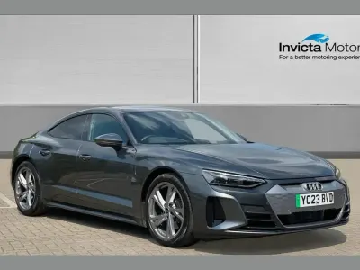 Second-hand Audi e-tron GT quattro Comfort 384 kW (523 CP) 2023 Gri Berlinǎ