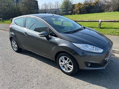 Used Ford Fiesta Zetec 82 HP (60 kW) 2015 Grey Hatchback