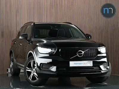 Usado Volvo XC40 R-Design 163 CV (119 kW) 2022 Negro SUV