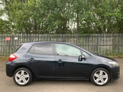 Used Toyota Auris SR 132 HP (97 kW) 2012 Grey Hatchback
