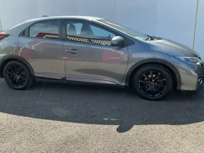 Begagnad Honda Civic SE Plus 120 HK (88 kW) 2016 Grå Halvkombi