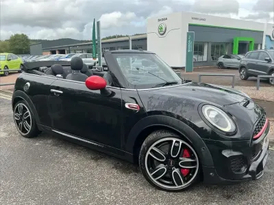 Usado Mini John Cooper Works Cabriolet 228 CV (167 kW) 2019 Negro Descapotable
