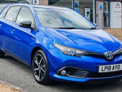 Used Toyota Auris Hybrid Design 2018 Blue/black Hatchback