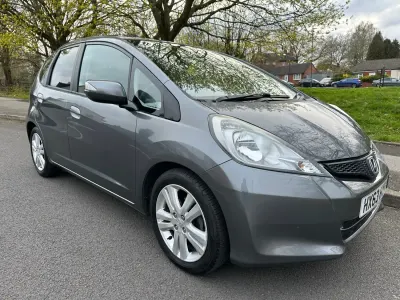 Używany Honda Jazz ES 99 KM (72 kW) 2013 Szary Hatchback