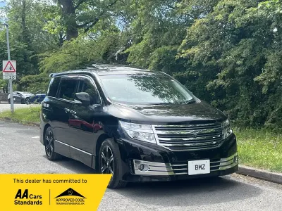 Używany Nissan Elgrand Premium Edition 2011 Czarny Minivan