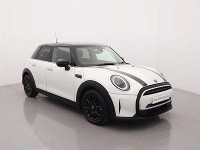Used Mini Cooper Classic 134 HP (98 kW) 2024 White Hatchback