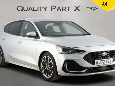 Usado Ford Focus ST-Line 120 HP (88 kW) 2022 Prateado Citadino