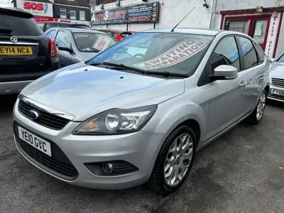 Używany Ford Focus Zetec 113 KM (83 kW) 2010 Srebrny Hatchback