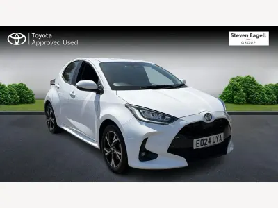 Used Toyota Yaris Hybrid Design 2024 White Hatchback