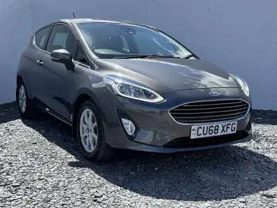 Used Ford Fiesta Zetec 100 HP (73 kW) 2018 Grey Hatchback