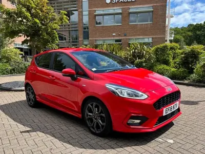 Używany Ford Fiesta ST-Line 100 KM (73 kW) 2018 Czerwony Hatchback