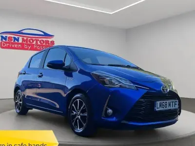 Used Toyota Yaris 101 HP (74 kW) 2018 Blue Hatchback