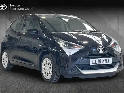 Used Toyota Aygo X-play 72 HP (52 kW) 2019 Black Hatchback