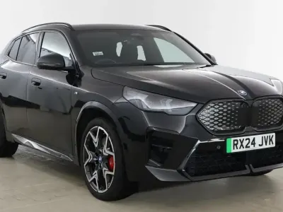 Begagnad BMW iX2 M Sport 227 kW (309 HK) 2024 Svart SUV