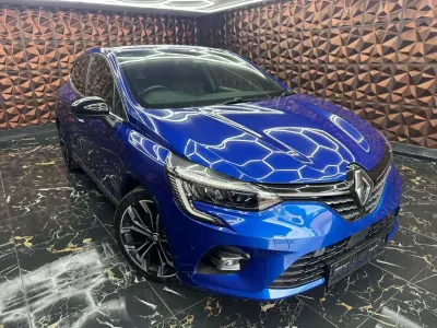 Used Renault Clio Techno 2023 Blue Hatchback