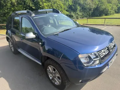 Usado Dacia Duster Lauréate 106 HP (77 kW) 2018 Azul SUV