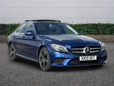 Usado Mercedes C200 Premium Plus 2019 Azul Sedan