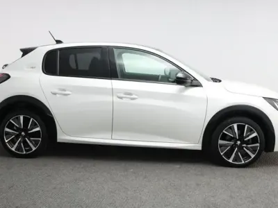 Used Peugeot 208 GT 99 HP (72 kW) 2022 White Hatchback