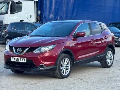 Used Nissan Qashqai Acenta Premium 110 HP (80 kW) 2015 Red SUV