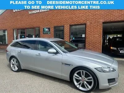 Używany Jaguar XF Portfolio 2018 Srebrny Kombi