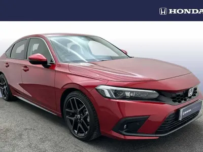 Begagnad Honda Civic Advance 143 HK (105 kW) 2024 Röd