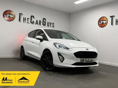 Używany Ford Fiesta Titanium 100 KM (73 kW) 2018 Biały Hatchback