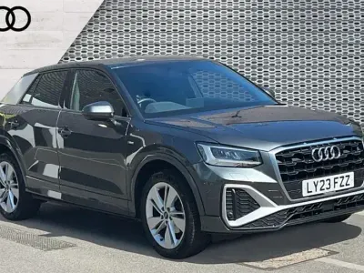 Begagnad Audi Q2 S-Line 150 HK (110 kW) 2023 Grå SUV