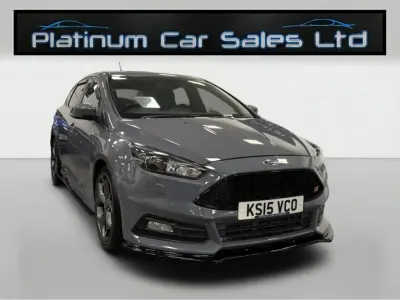 Käytetty Ford Focus ST 185 HP (136 kW) 2015 Harmaa Viistoperä
