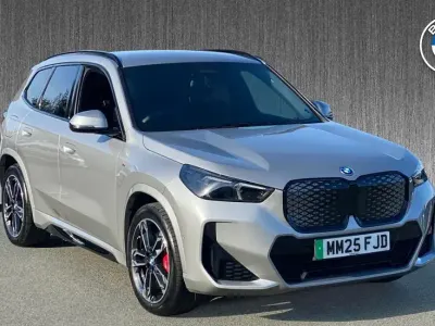 Usado BMW iX1 M Sport 147 kW (201 CV) 2025 Plateado SUV