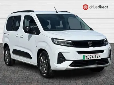 Used Vauxhall Combo Ultimate 100 kW (136 HP) 2025 White MPV