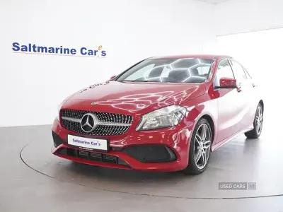 Begagnad Mercedes A200 AMG line 2017 Röd Halvkombi