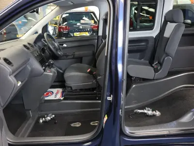 Used VW Caddy 102 HP (75 kW) 2014 Blue MPV